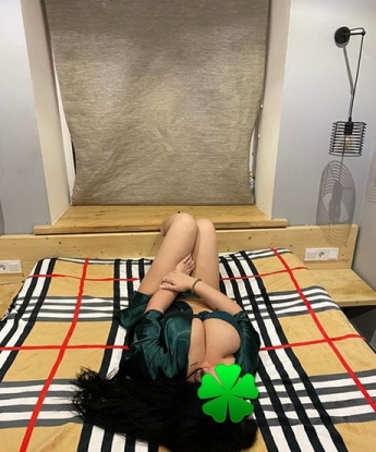 Встречи со мной - это настоящее путешествие в мир страсти и удовольствия. Проведи со мной незабываемые часы, где я смогу расслабить и порадовать тебя своими массажными навыками. Живу я в Москве, и могу приехать к тебе в любую точку Москвы. Гарантирую полную конфиденциальность и незабываемую атмосферу. Оставь свою заботу и тревоги, и окунись в омут наслаждения вместе со мной. Мои фото и отзывы доступны для просмотра. Жду тебя! 💋🔥🌹 5015, 40 лет