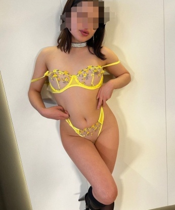 Живу в Москве и умею создавать атмосферу, в которой ты забудешь о реальности и окунешься в мир наслаждения. Мои услуги включают различные эротические практики, массаж, ролевые игры и многое другое. Мои возможности безграничны, и я готова исполнить самые сокровенные фантазии. У меня есть отличные отзывы от довольных клиентов, которые говорят о моем профессионализме и умении удовлетворить каждое твое желание. Посмотри фото в моем профиле, и ты увидишь, насколько я притягательна и сексуальна. Доверься мне, и я подарю тебе незабываемые мгновения удовольствия! 😉🌹 🌃#Москва #Москвы #вМоскве 5950, 22 года